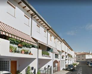 Vista exterior de Casa adosada en venda en Mucientes amb Terrassa