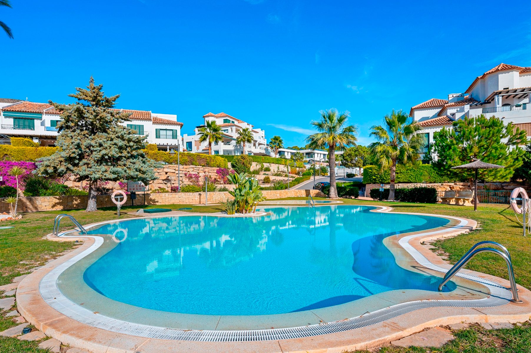 Piscina de Apartament en venda en Finestrat amb Aire condicionat, Terrassa i Traster