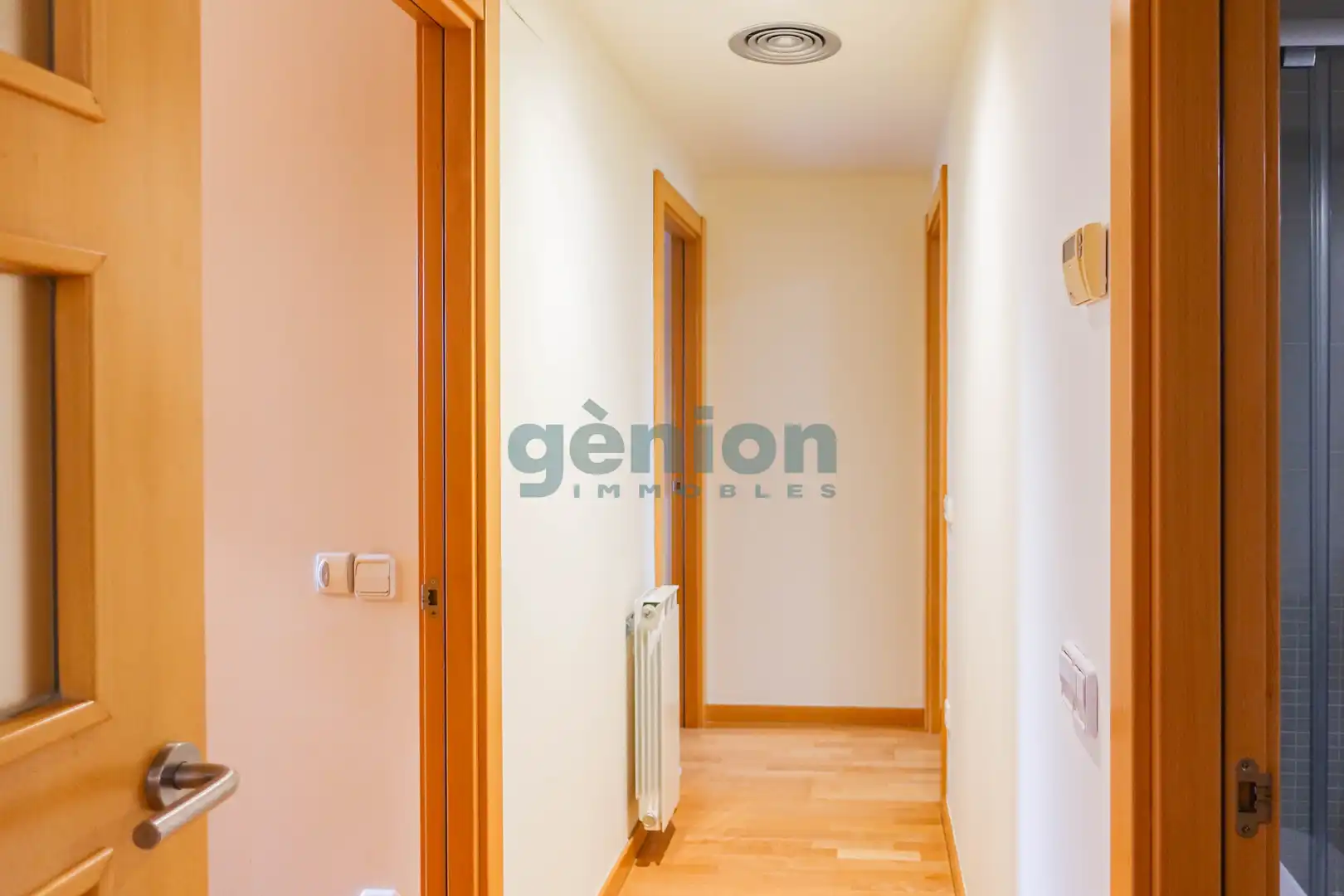 Piso en venta en Girona con Aire acondicionado, Calefacción y Terraza