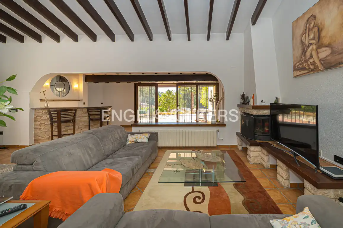 Sala de estar de Casa o chalet en venta en La Nucia con Aire acondicionado, Jardín privado y Piscina