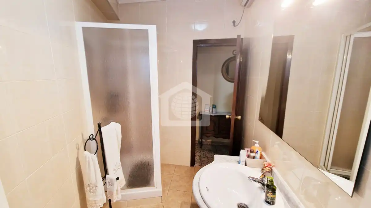 Bathroom of Houses for sale in Málaga  with Terrace and Balcony