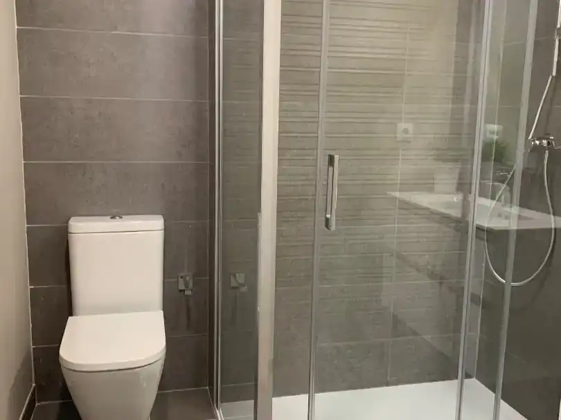 Bathroom of Flat for rent in Las Palmas de Gran Canaria  with Parquet flooring, Swimming Pool and Furnished