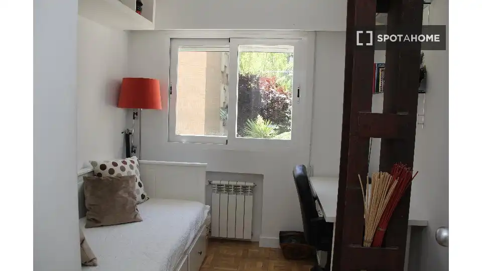 Piso de alquiler en Valdezarza