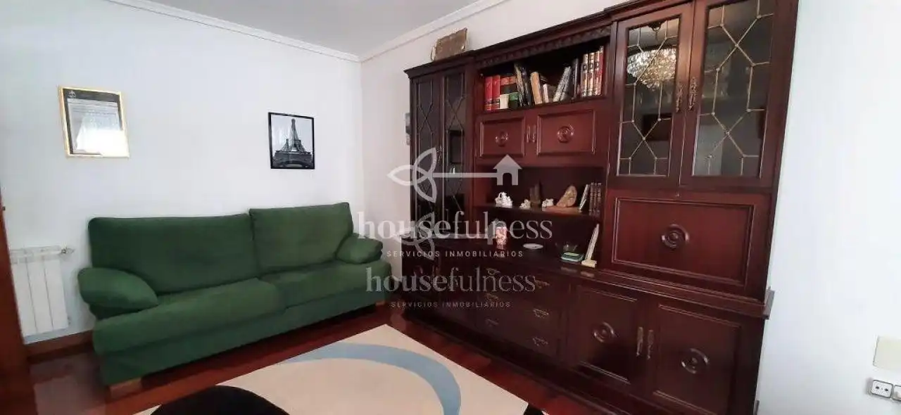 Sala d'estar de Pis en venda en Ferrol amb Calefacció, Parquet i Traster