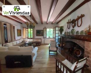 Sala d'estar de Casa o xalet en venda en Castellví de Rosanes amb Calefacció, Jardí privat i Terrassa