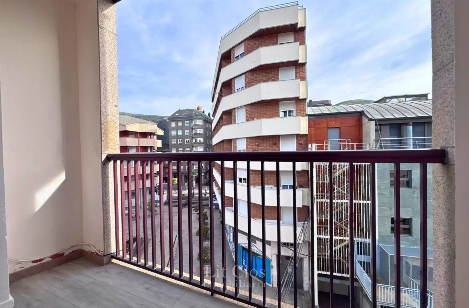 Terrasse von Wohnung zum Verkauf in O Barco de Valdeorras   mit Heizung, Terrasse und Abstellraum