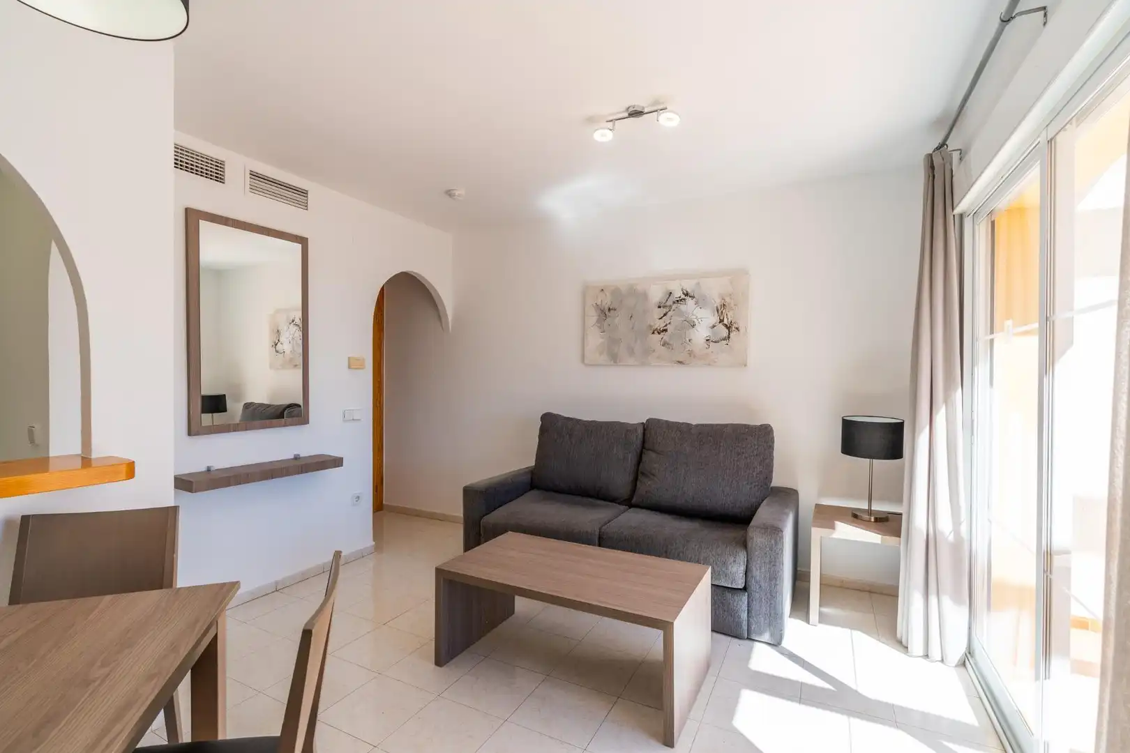 Sala d'estar de Apartament en venda en Calpe / Calp amb Aire condicionat, Terrassa i Balcó