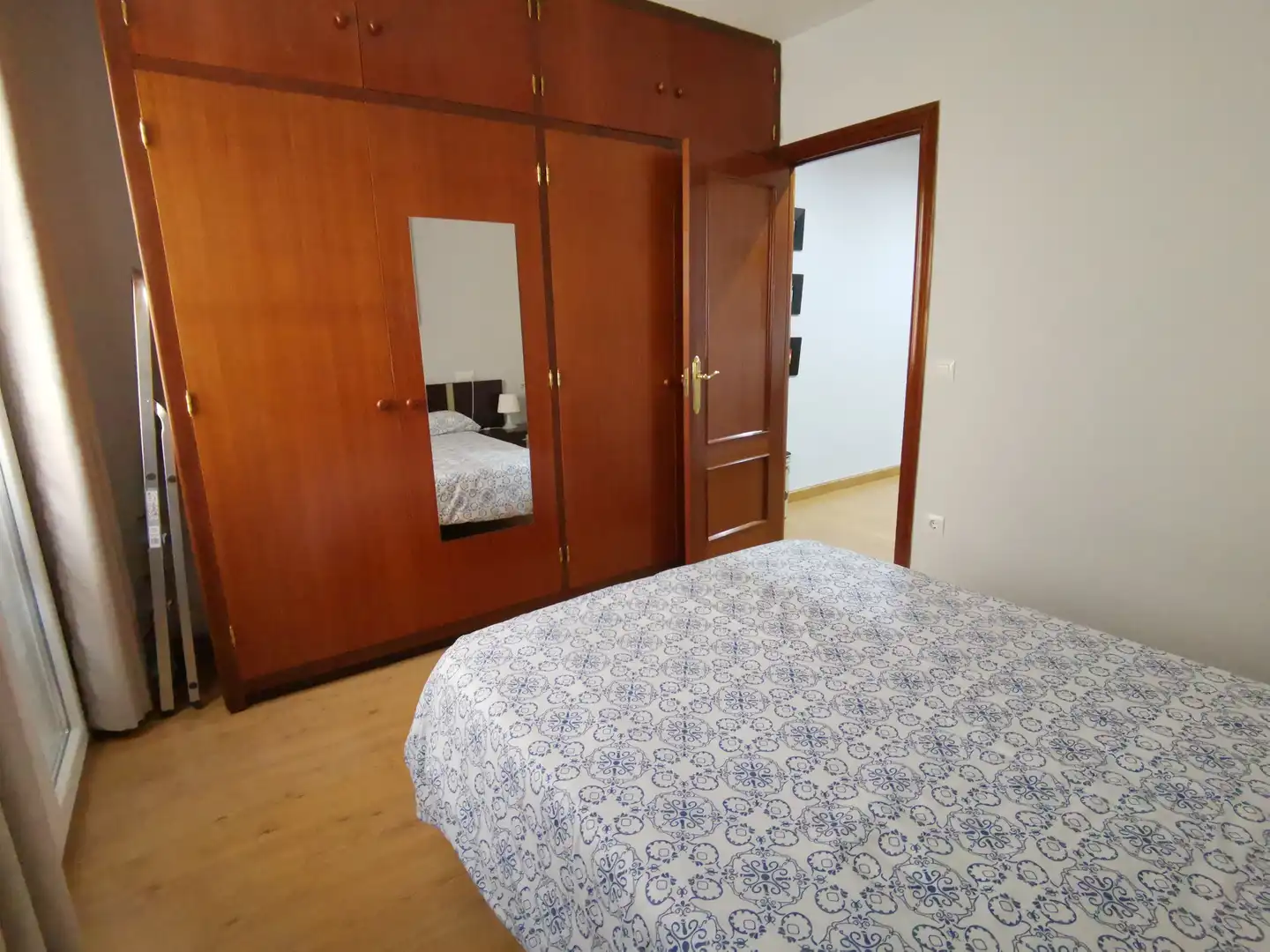 Habitación de Apartamento en venta en Avilés con Calefacción, Parquet y Amueblado