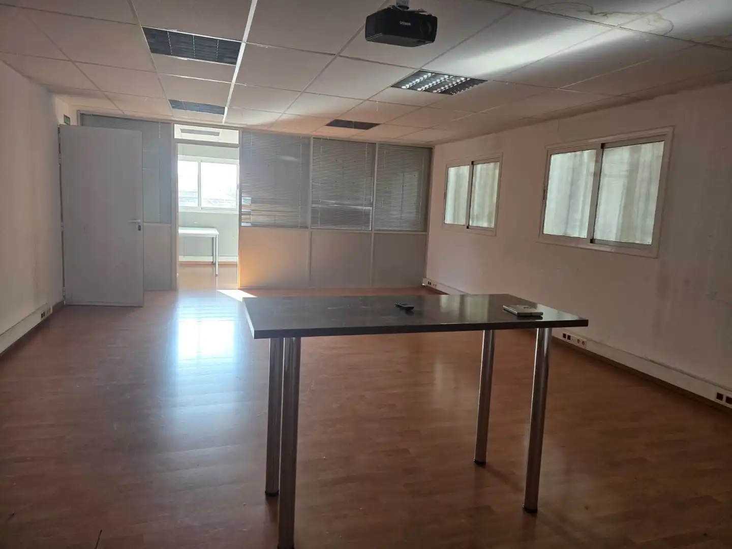 Oficina de alquiler en Centre - Sant Josep - Sanfeliu