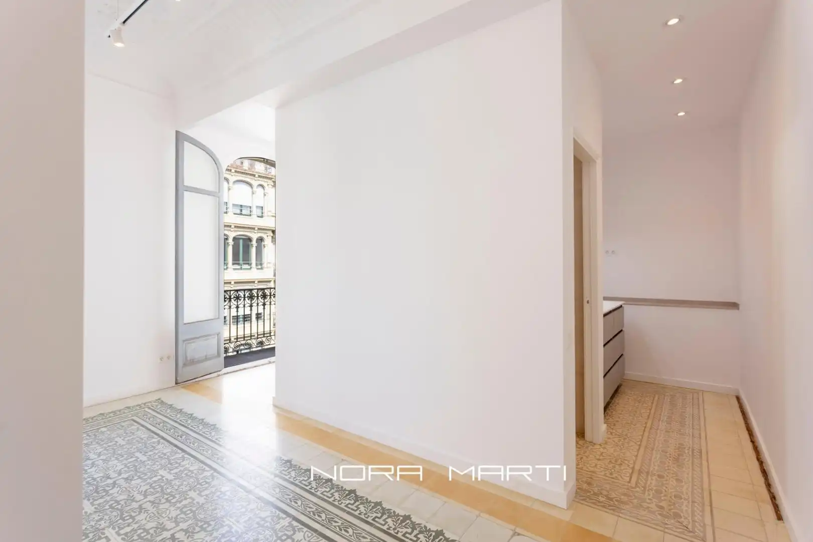 Piso con terraza en alquiler en Eixample, imagen 32