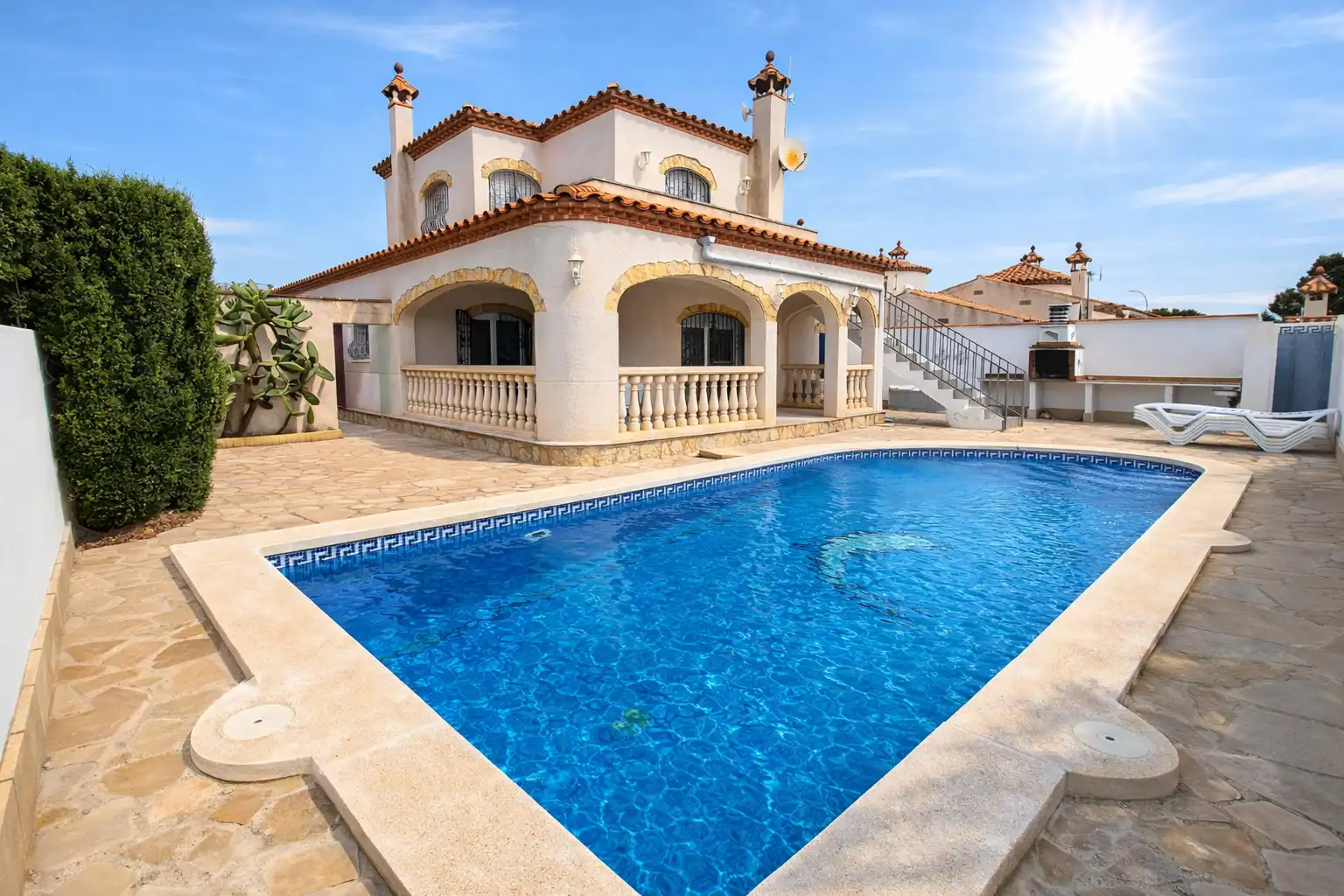 Schwimmbecken von Haus oder Chalet zum Verkauf in Mont-roig del Camp mit Klimaanlage, Heizung und Privatgarten