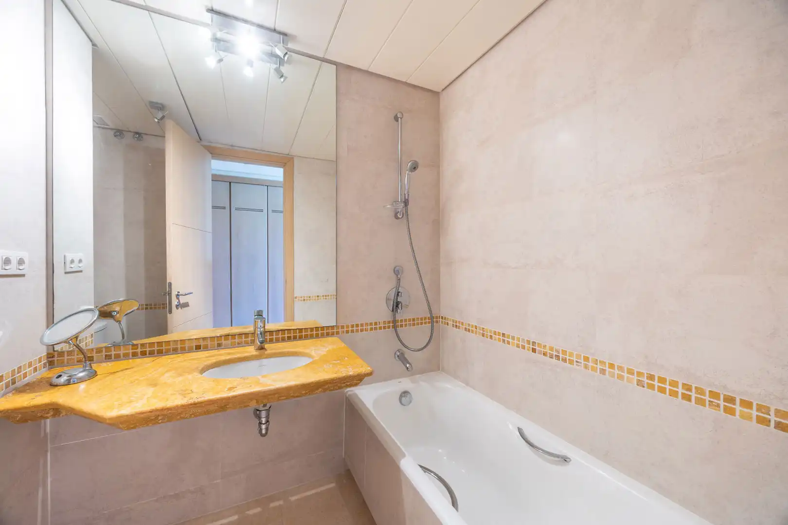 Apartment with pool for sale in Puerto de Sotogrande - La Marina, imagen 28