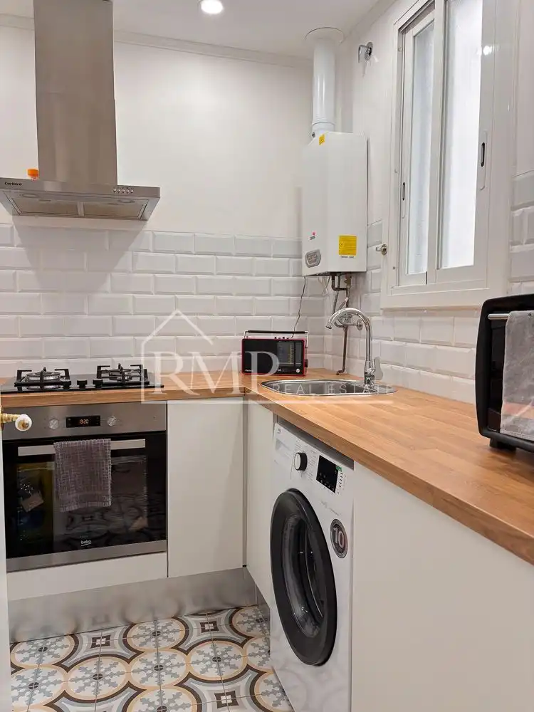 Cocina de Piso en venta en Barcelona con Terraza y Trastero