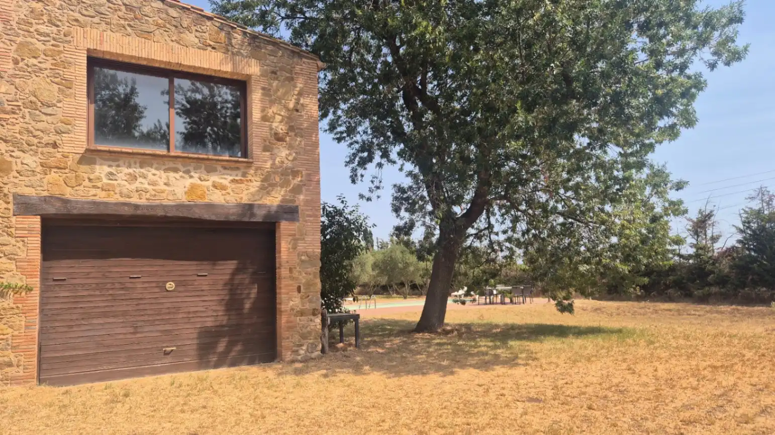 Vista exterior de Finca rústica en venda en Verges amb Calefacció, Jardí privat i Terrassa