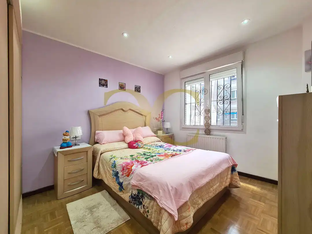 Bedroom of Flat for sale in Gijón   with Heating