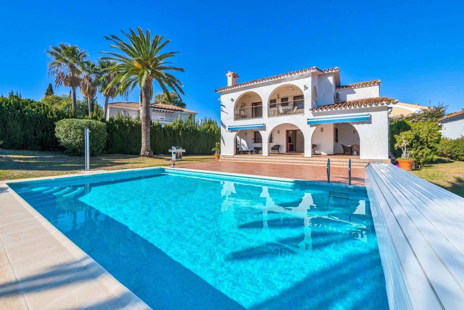 Piscina de Casa o chalet en venta en Carmona con Aire acondicionado, Terraza y Piscina