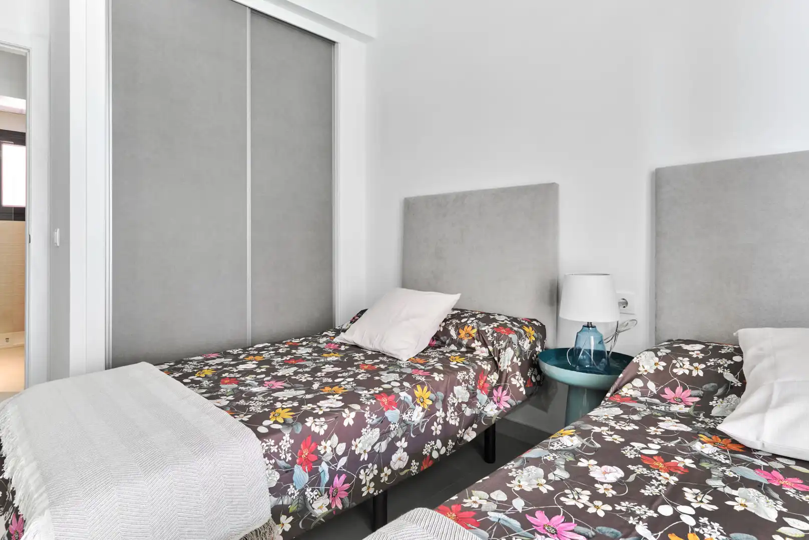 Dormitori de Pis en venda en Torrevieja amb Jardí privat, Terrassa i Piscina comunitària