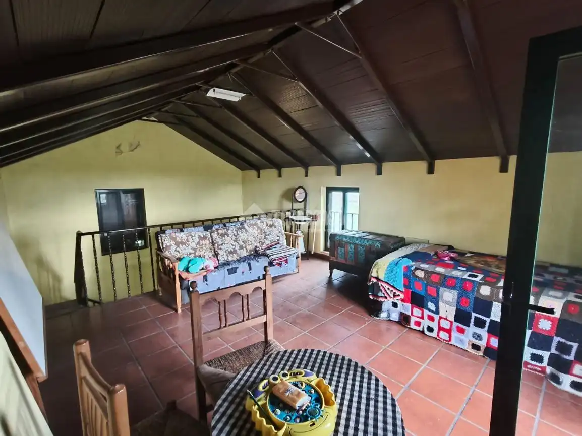 Sala d'estar de Finca rústica en venda en San Martín de Pusa amb Moblat i Balcó