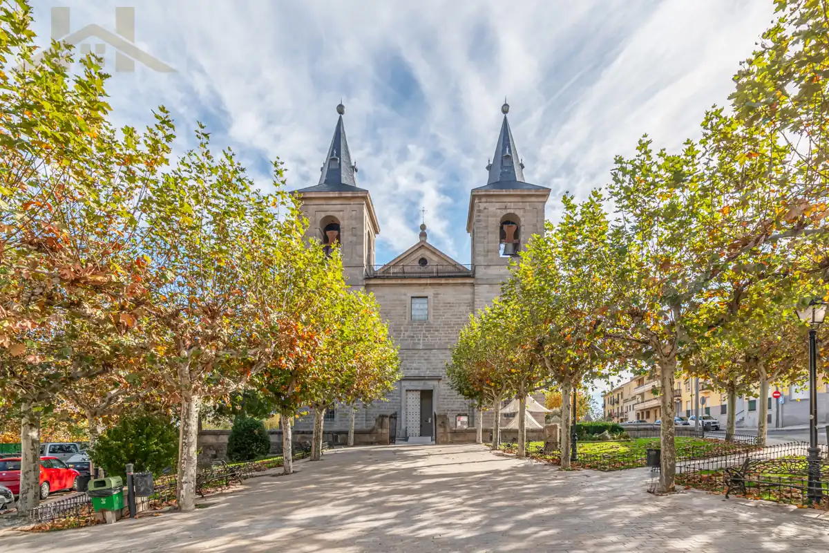 Vista exterior de Pis en venda en El Escorial amb Aire condicionat, Calefacció i Parquet