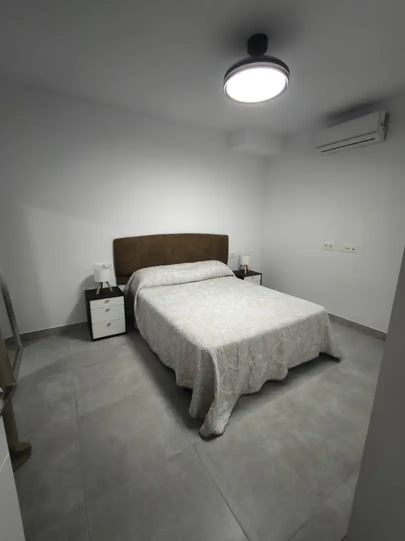 Habitación de Piso de alquiler en Málaga con Aire acondicionado, Amueblado y Horno