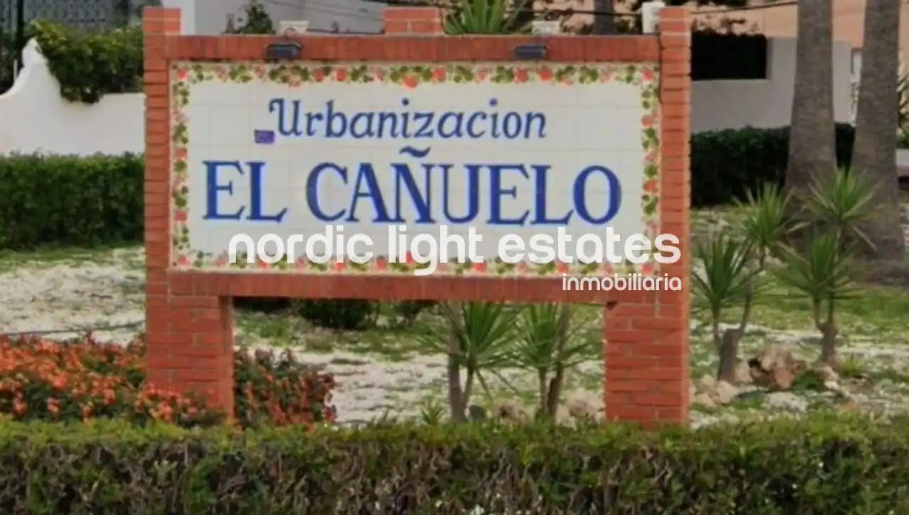 Vista exterior de Casa o xalet en venda en Vélez-Málaga amb Terrassa i Piscina