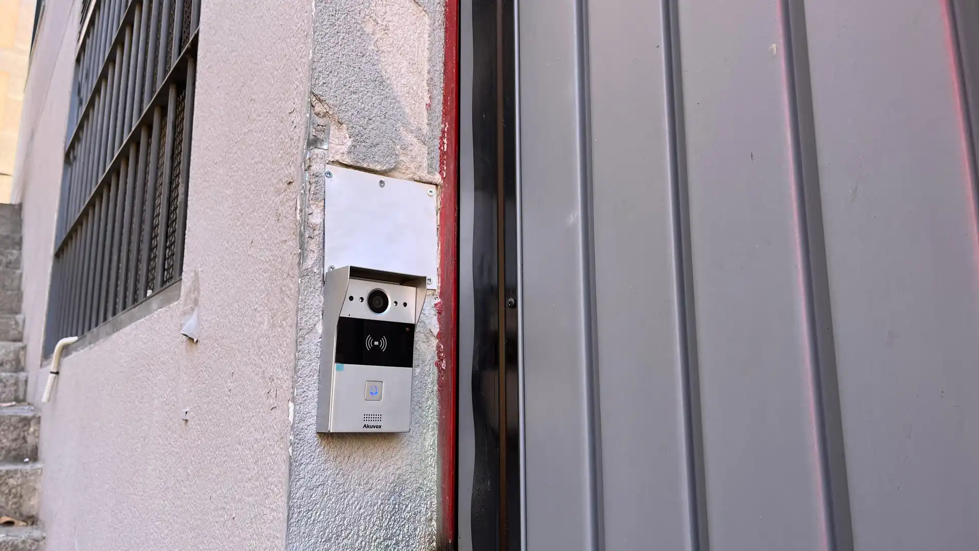 Vista exterior de Trastero de alquiler en Madrid con Alarma