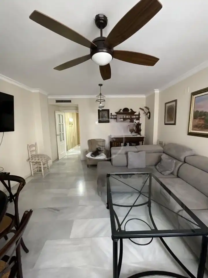 Wohnzimmer von Wohnung zum Verkauf in Linares mit Klimaanlage