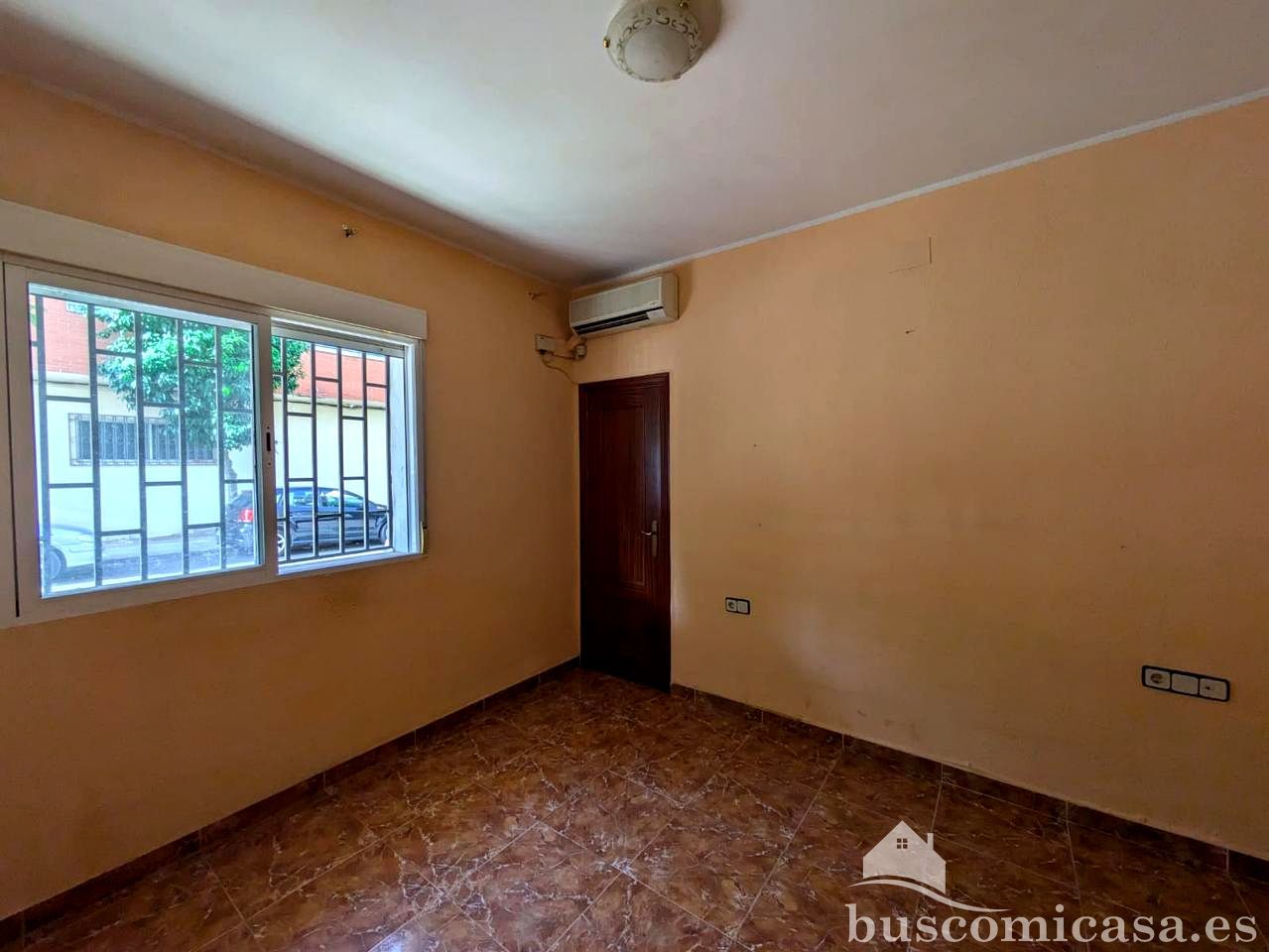Dormitori de Planta baixa en venda en Linares amb Aire condicionat