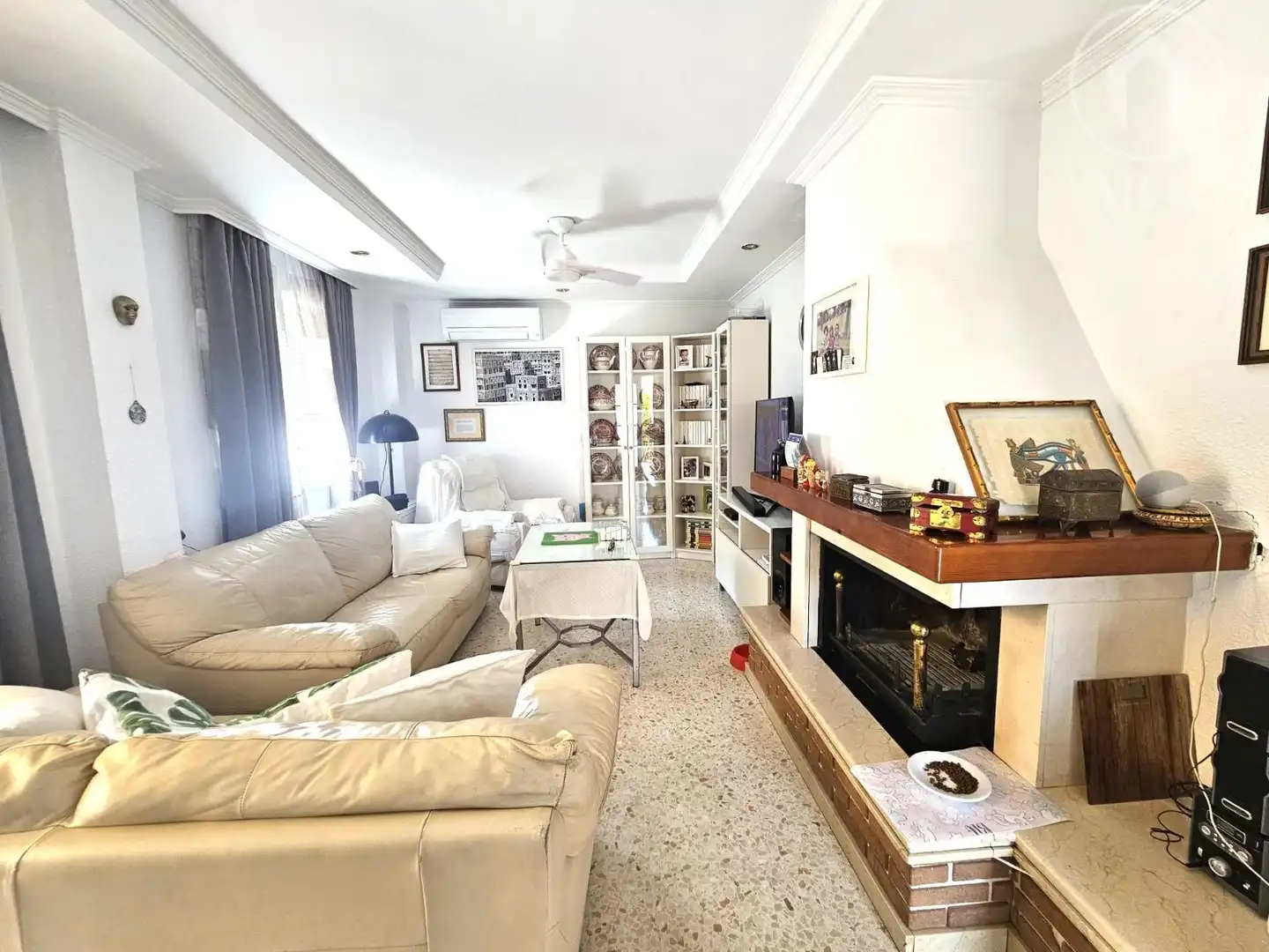 Sala de estar de Casa adosada en venta en Alhaurín de la Torre con Aire acondicionado y Amueblado