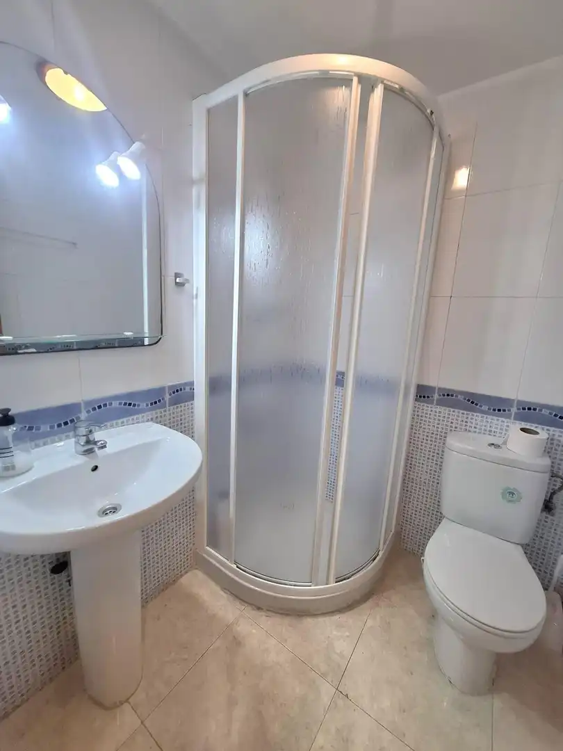 Bany de Pis en venda en Oropesa del Mar / Orpesa amb Aire condicionat, Balcó i Piscina comunitària