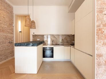 Appartamento con balcone in affitto a Carrer de Villarroel