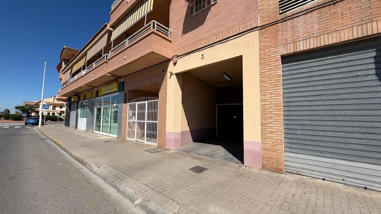 Garage for sale in Puçol