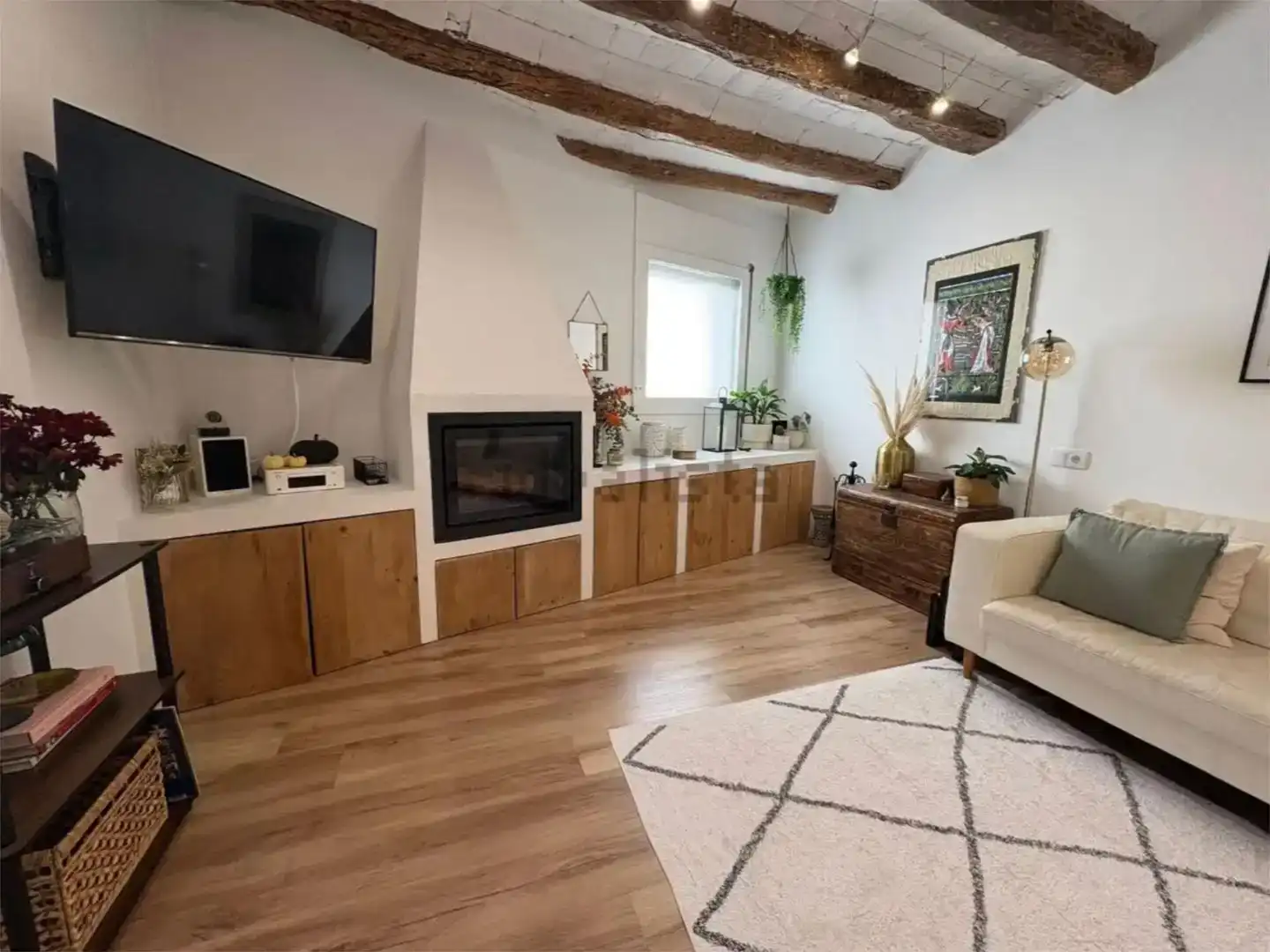 Sala d'estar de Finca rústica en venda en Molins de Rei amb Aire condicionat i Balcó