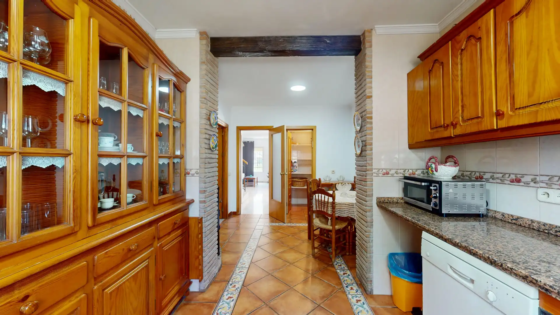 Cuina de Casa adosada en venda en Málaga amb Jardí privat, Terrassa i Forn