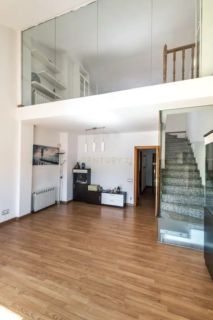 Sala d'estar de Apartament en venda en Sant Vicenç Dels Horts amb Aire condicionat i Balcó