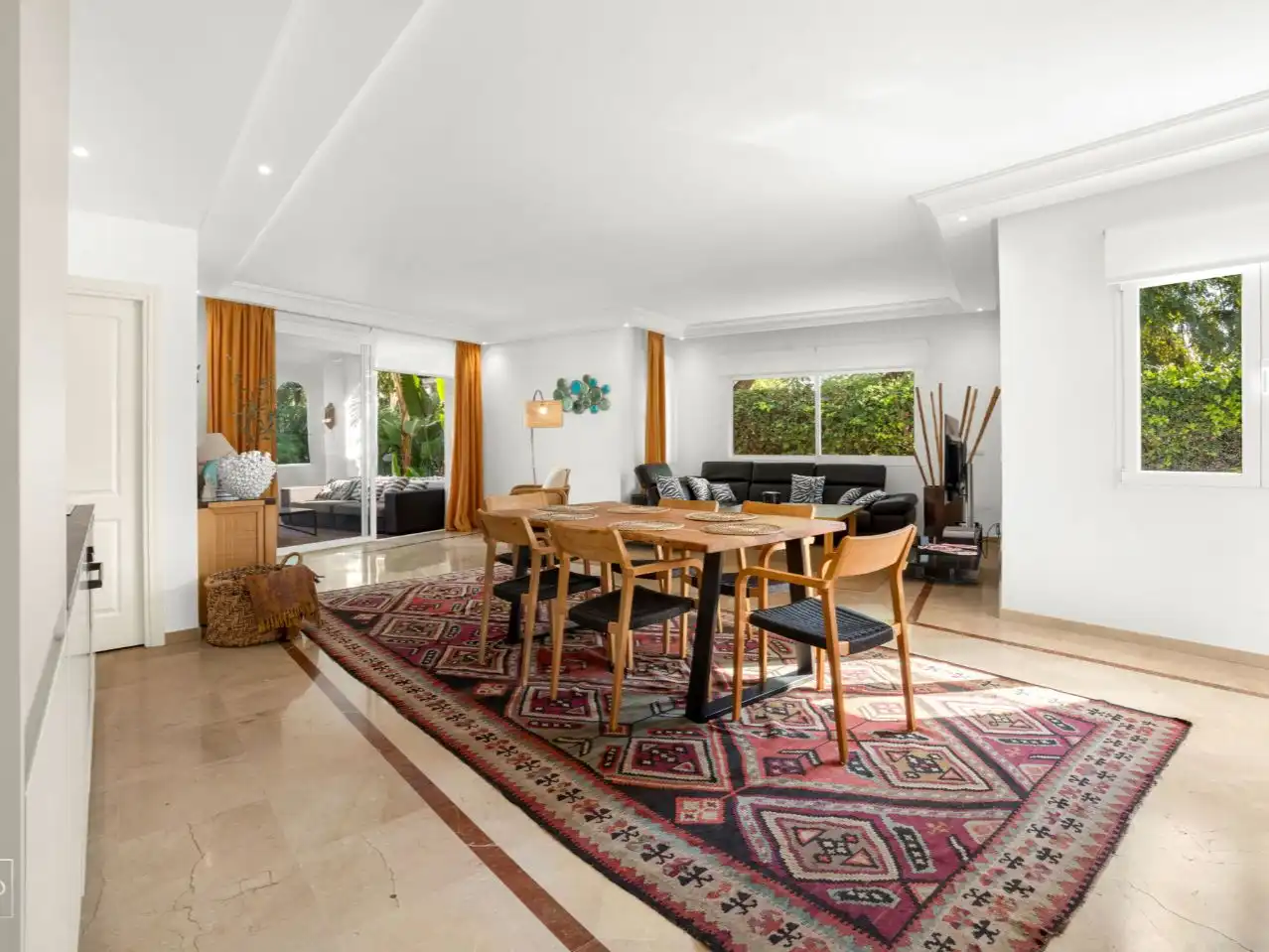 Dining room of Apartments for sale in Nueva Andalucía