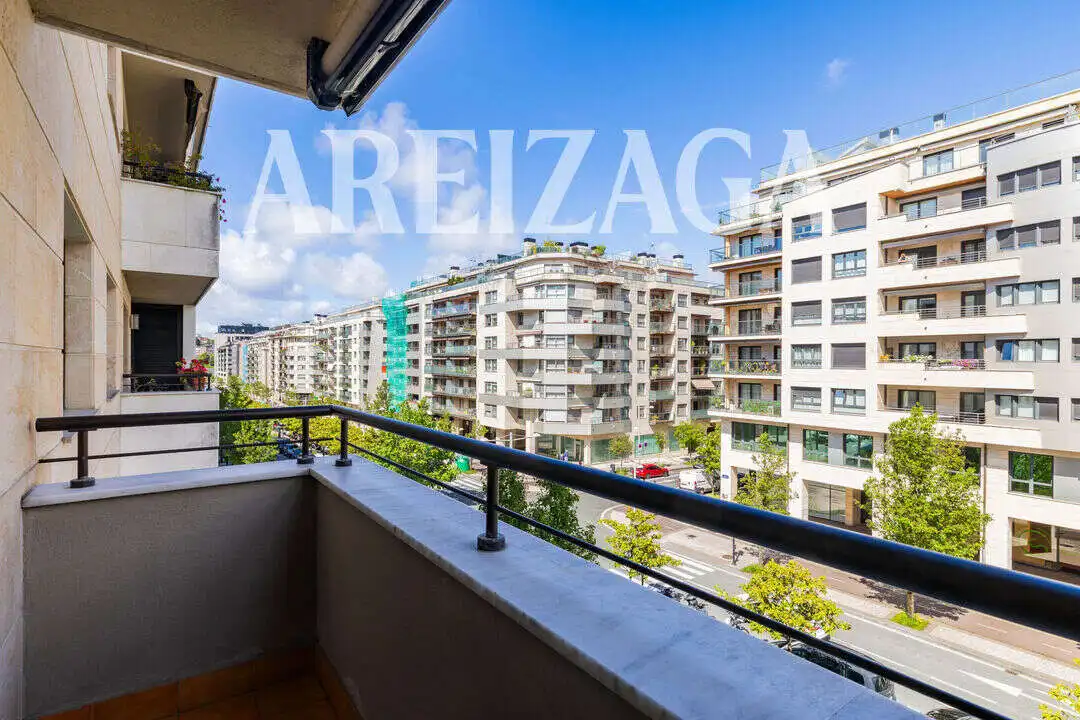 Vista exterior de Piso en venta en Donostia - San Sebastián  con Aire acondicionado, Calefacción y Terraza