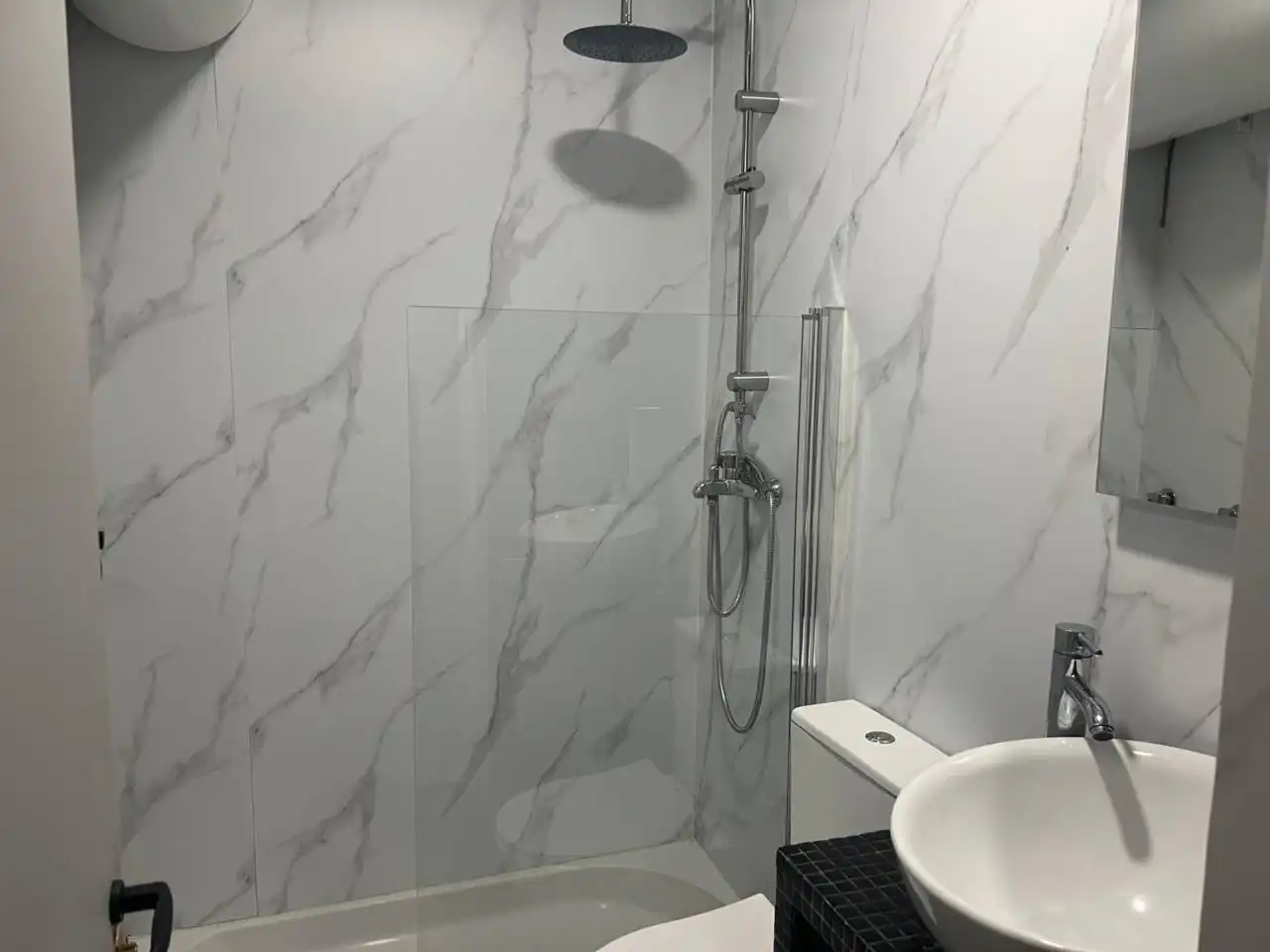 Bathroom of Flat for rent in Toledo  with Air Conditioner, Heating and Furnished