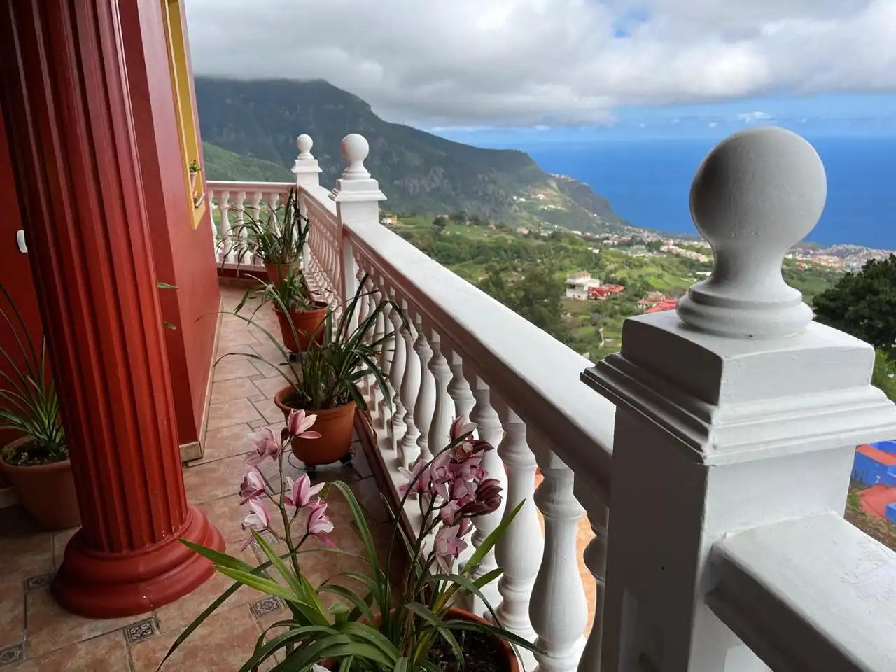 Vista exterior de Casa o chalet en venta en Los Realejos con Terraza, Amueblado y Balcón