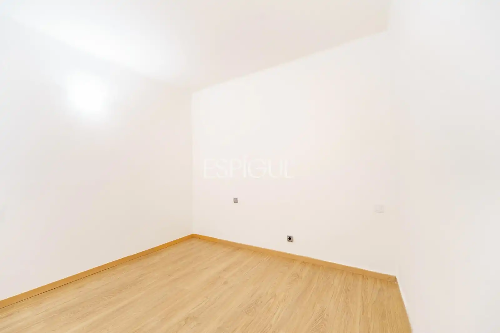 Schlafzimmer von Wohnung zum Verkauf in Barcelona mit Heizung, Parkett und Terrasse