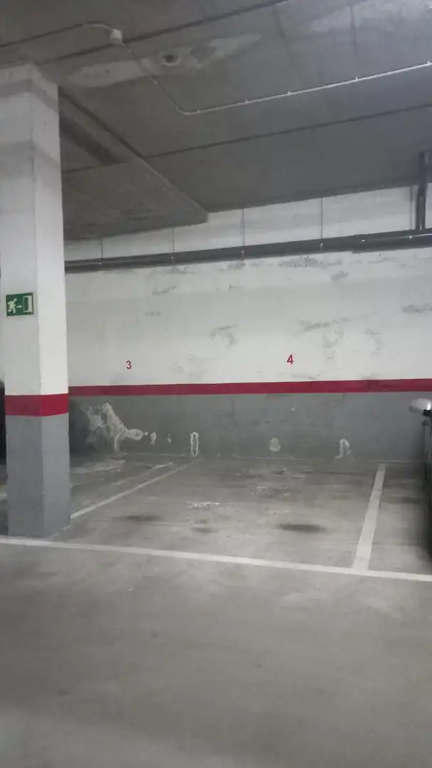 Aparcament de Pis en venda en Antequera amb Aire condicionat, Calefacció i Jardí privat