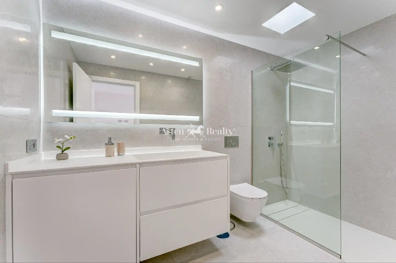 Bathroom of Detached homes for sale in Adeje  with Air Conditioner, Terrace and Swimming Pool