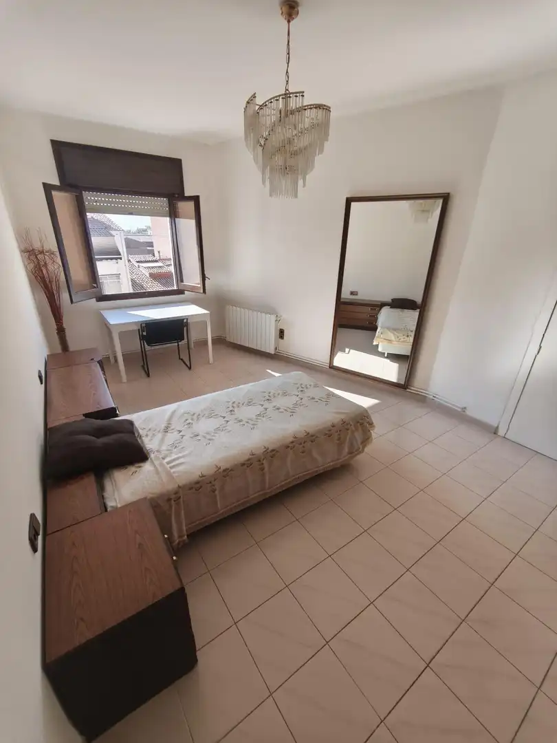 Schlafzimmer von Wohnung zur Miete in Lleida mit Heizung, Möbliert und Balkon