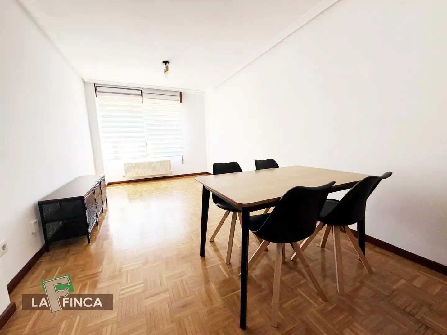 Dining room of Flat for rent in Oviedo   with Heating, Parquet flooring and Terrace