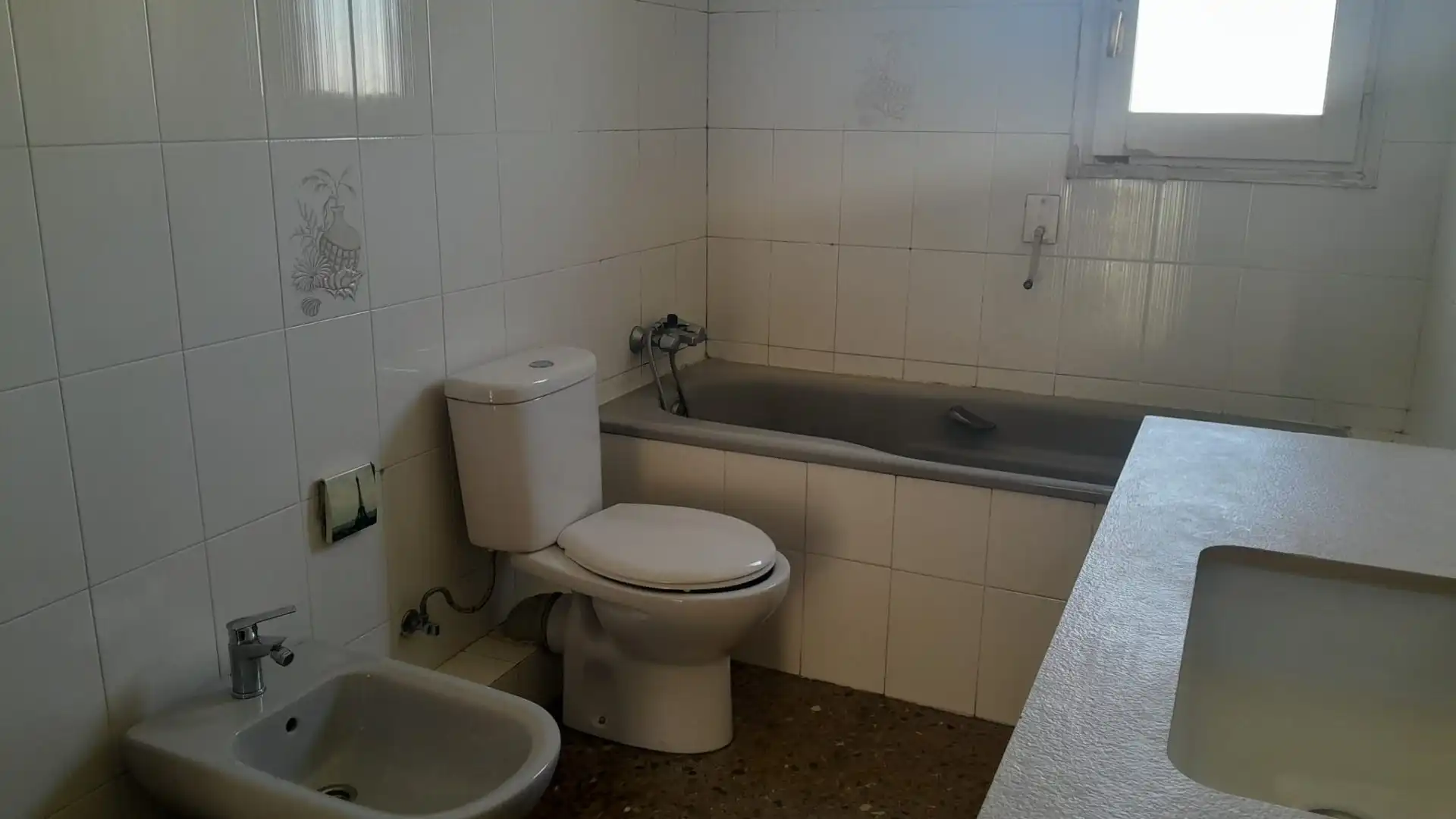 Bany de Casa o xalet en venda en Ripollet amb Calefacció, Terrassa i Traster