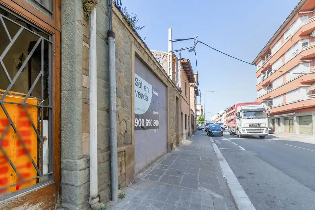 Exterior view of Office for sale in Manlleu