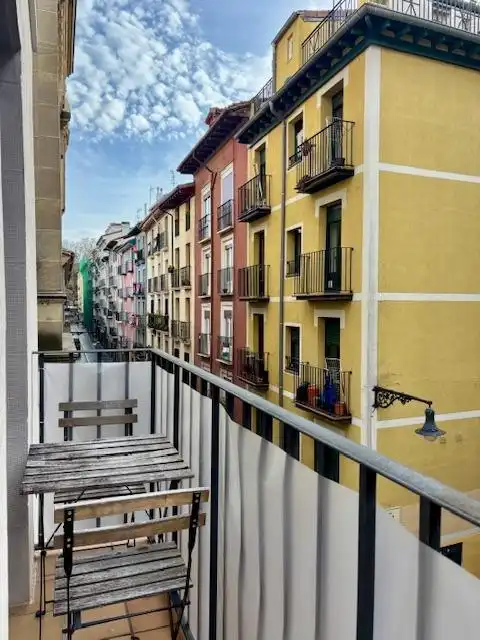 Exterior view of Flat for sale in  Pamplona / Iruña  with Air Conditioner, Furnished and Balcony