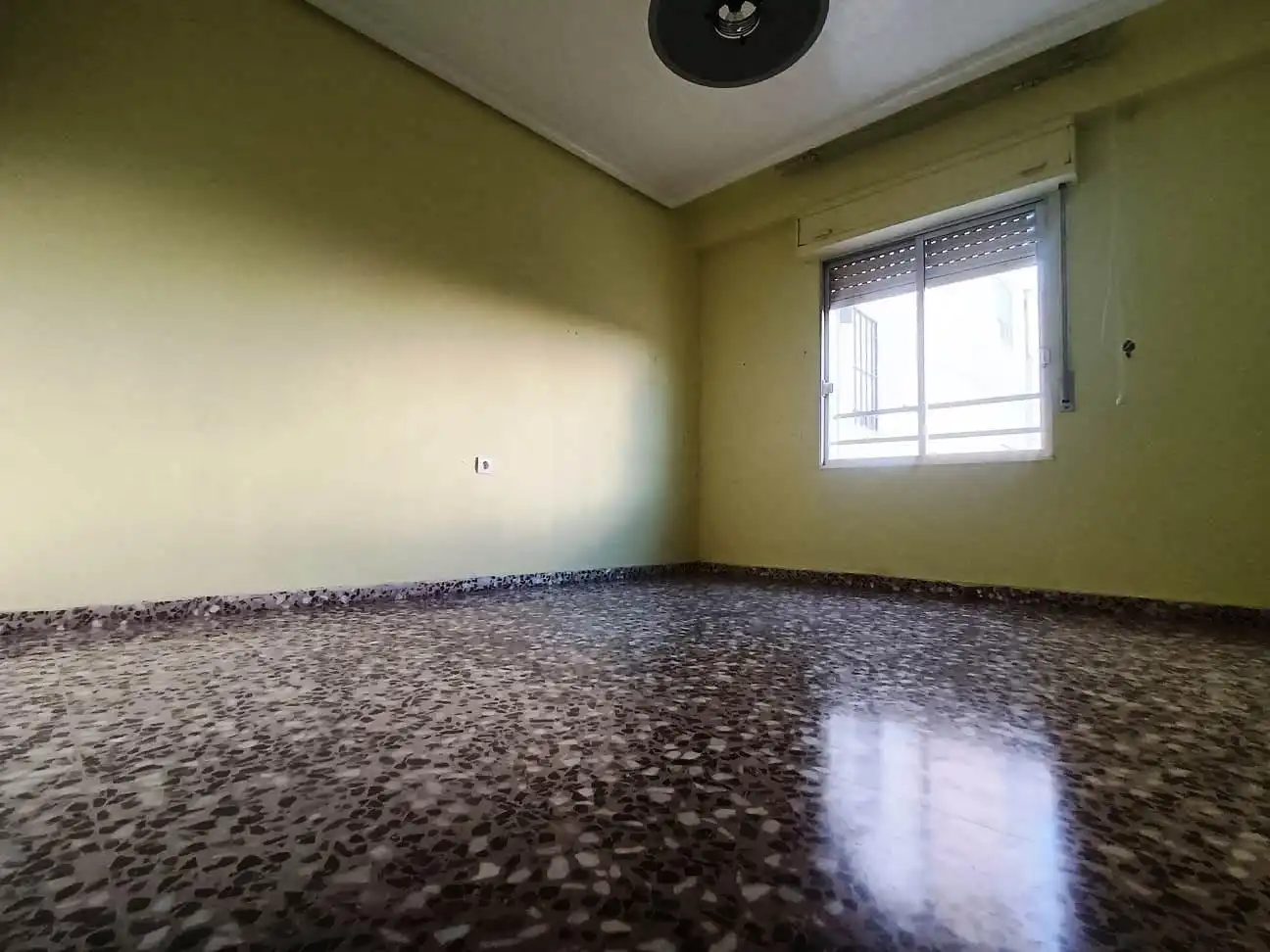 Schlafzimmer von Wohnung zum Verkauf in Cieza mit Klimaanlage und Balkon
