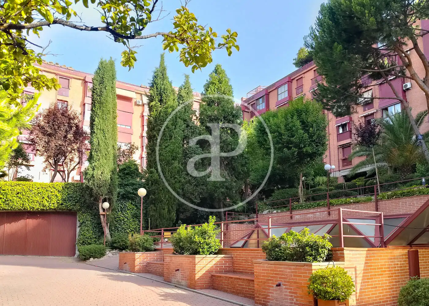 Vista exterior de Pis en venda en Madrid amb Aire condicionat, Calefacció i Jardí privat