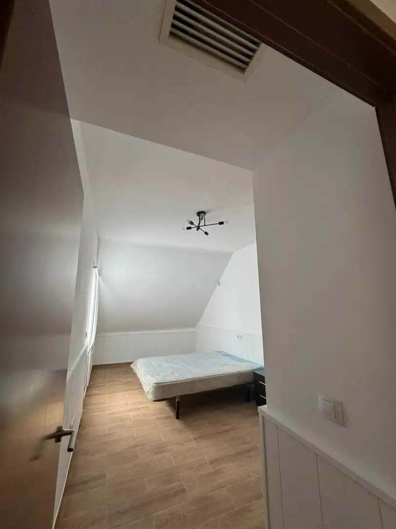 Habitación de Ático en venta en Don Benito con Aire acondicionado, Calefacción y Terraza